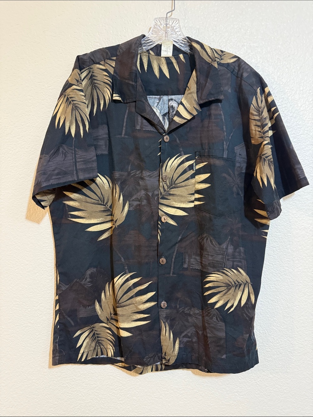 Men's Black Hawaiian Short-Sleeve Shirt with Gold Palm Print Size Large